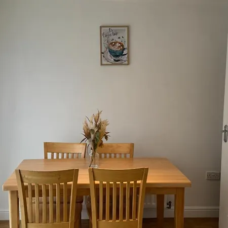 Big Confort, Shared House Filton